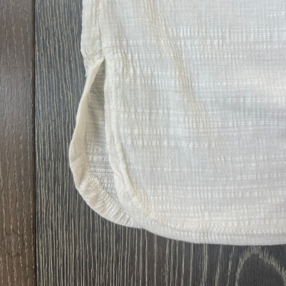 Max Studio Women’s Ruffle Shirt Sleeve Knit Top Blouse. White size small - Picture 6 of 12